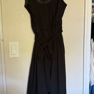 Elegant Black Sleeveless Dress